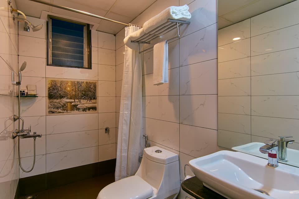 Executive Room Washroom